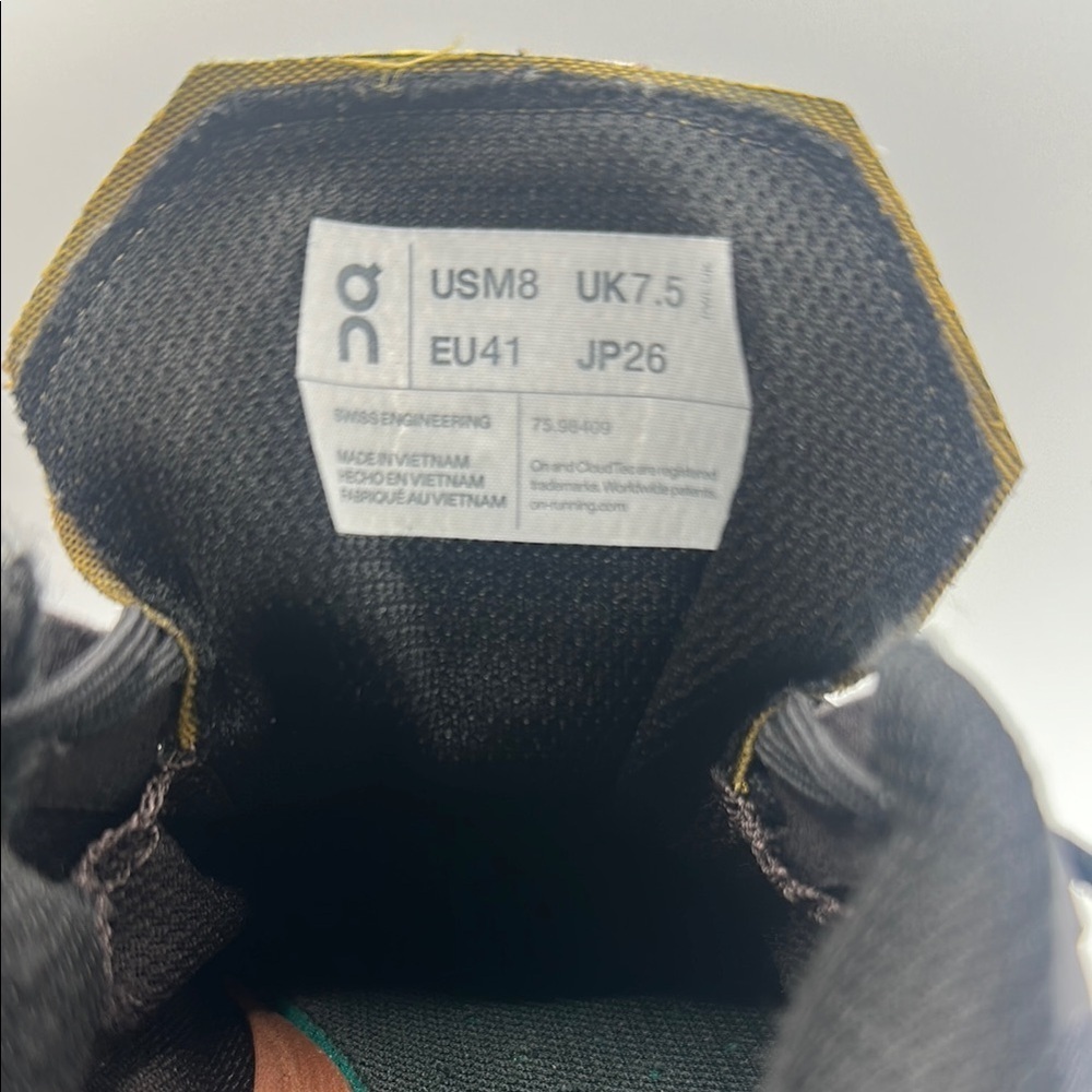 On Running Black and Green Athletic Shoes Streamlined Design - Picture 8 of 9